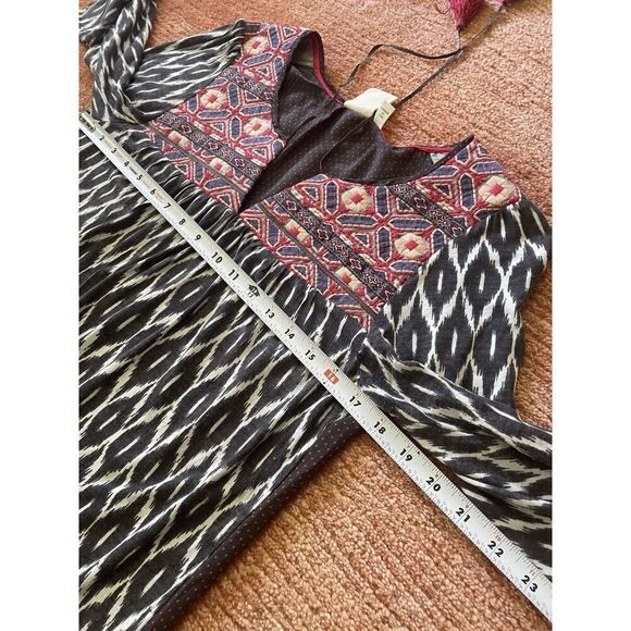 One September Anthropologie Boho Embroidered Tunic Blouse Black Red Ikat Print S - Picture 4 of 10